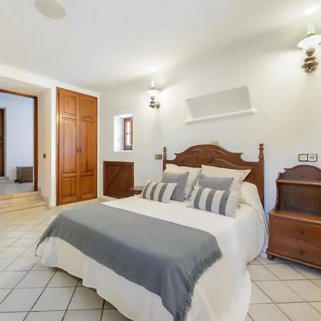 Mestre Is A Huge With Stunning Sunset Views Near To San Antonio Villa San Antonio (Ibiza)
