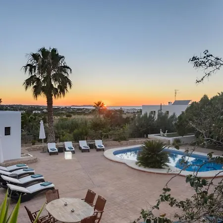 Villa Mestre Is A Huge With Stunning Sunset Views Near To